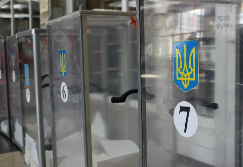 На виборах в об'єднаних територіальних громадах зафіксовані перші порушення