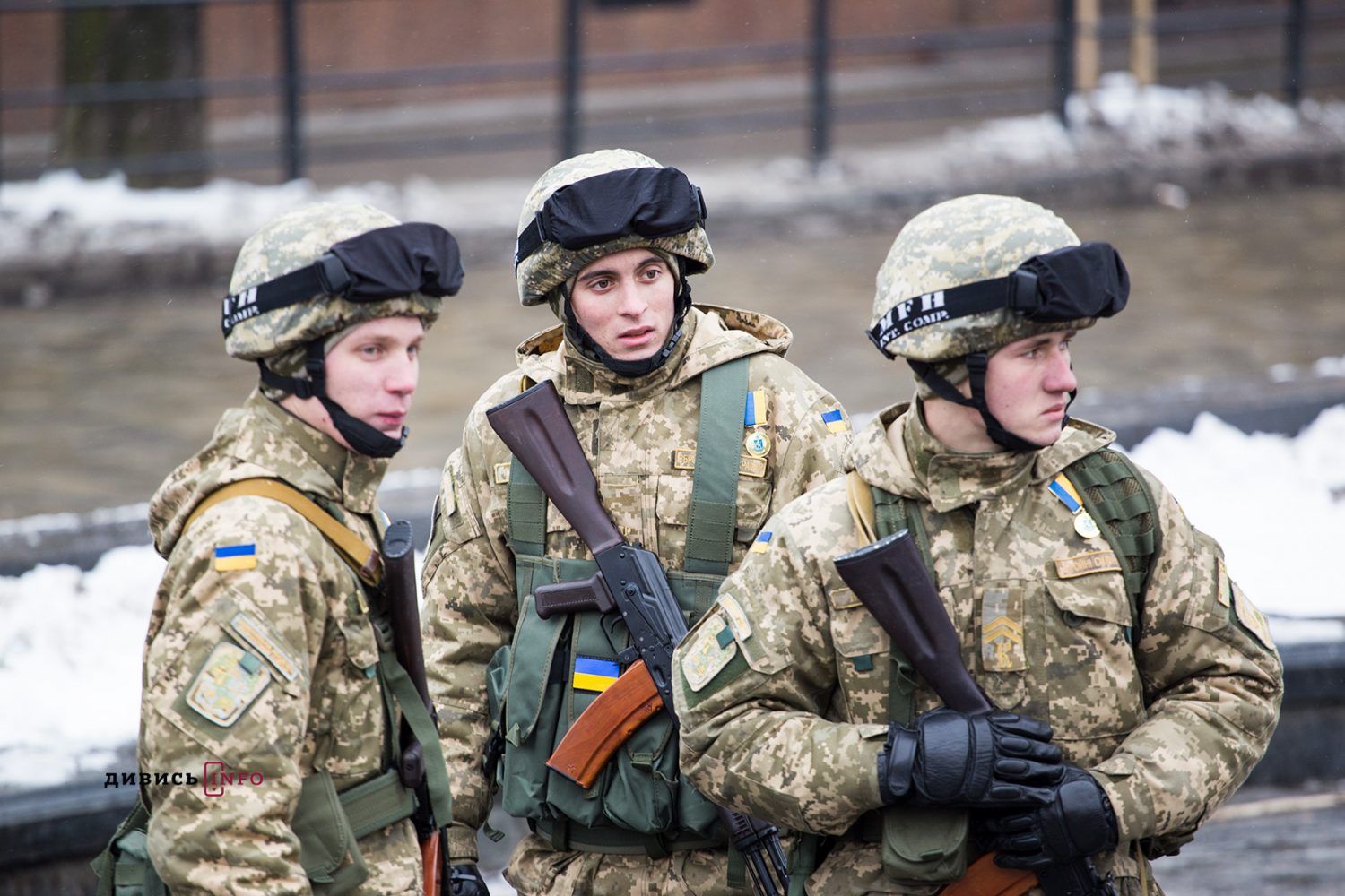 Як у Львові пройшов марш захисників України: фоторепортаж