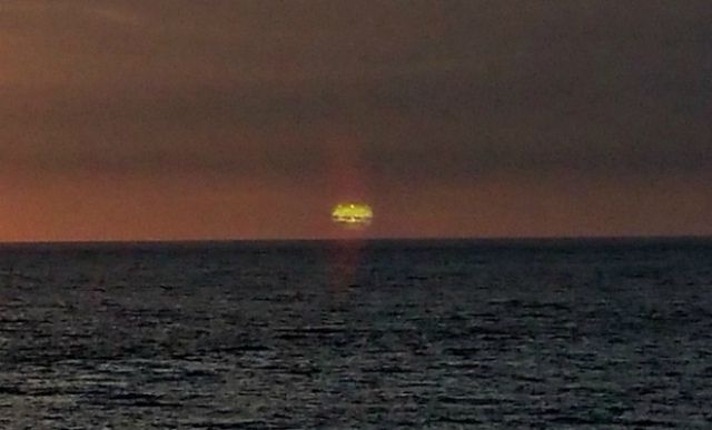 НЛО прилетів на каву до туристів у США - фото 125845