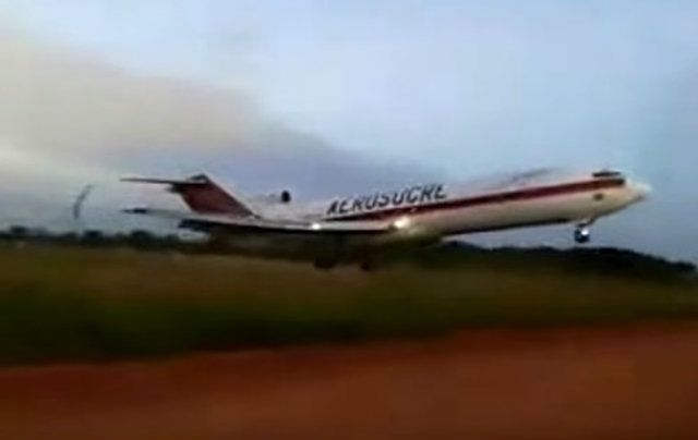 У мережу виклали відео падіння Боїнга в Колумбії