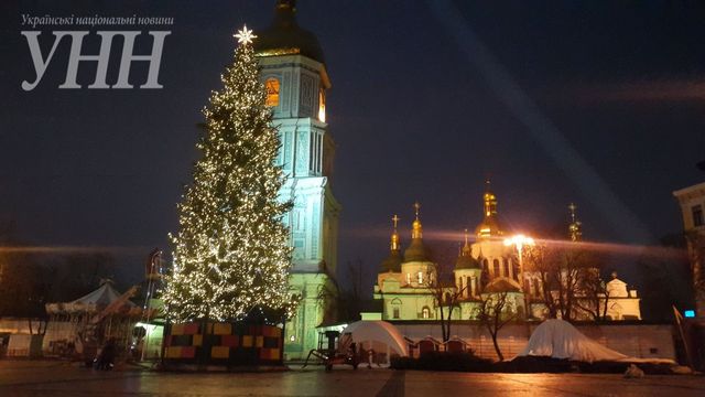 У Києві запалили головну ялинку країни - фото 126006