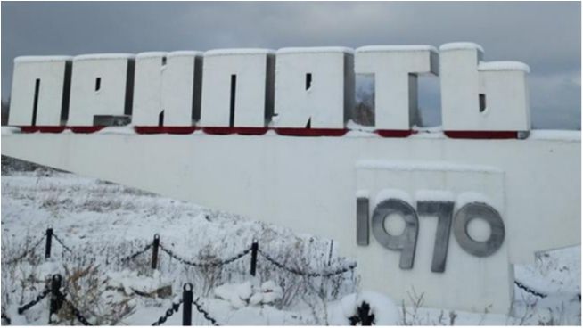 Як Чорнобильську АЕС засипало снігом: опубліковані фото