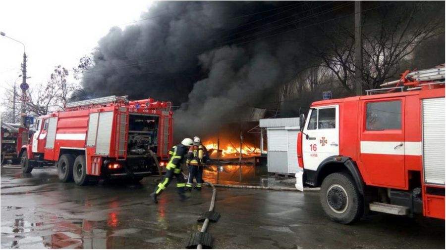 Пожежу на метро "Лісова" у Києві повністю загасили