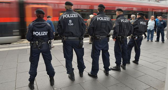 Австрійська поліція - фото 128857