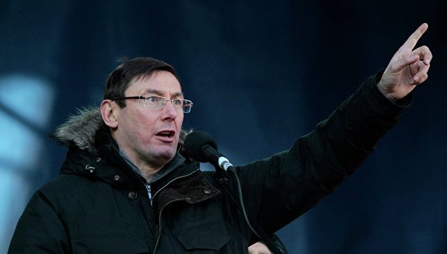 З'явилося відео перепалки Луценка з адвокатом Новинського (18+)