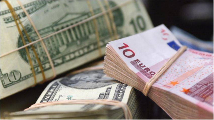 Порошенко підписав скасування валютного збору