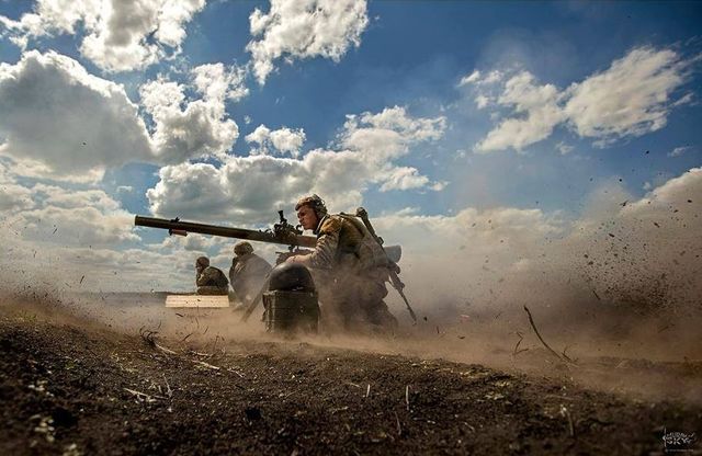 До дня ЗСУ: найпотужніші фото українських військових - фото 124308