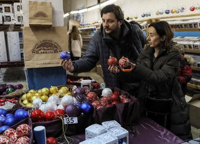 Як виготовляють українські новорічні іграшки: неймовірні фото - фото 127297