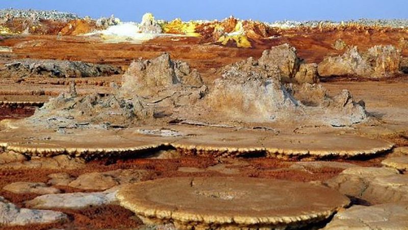 Як виглядає найнижчий вулкан на Землі: дивовижні фото