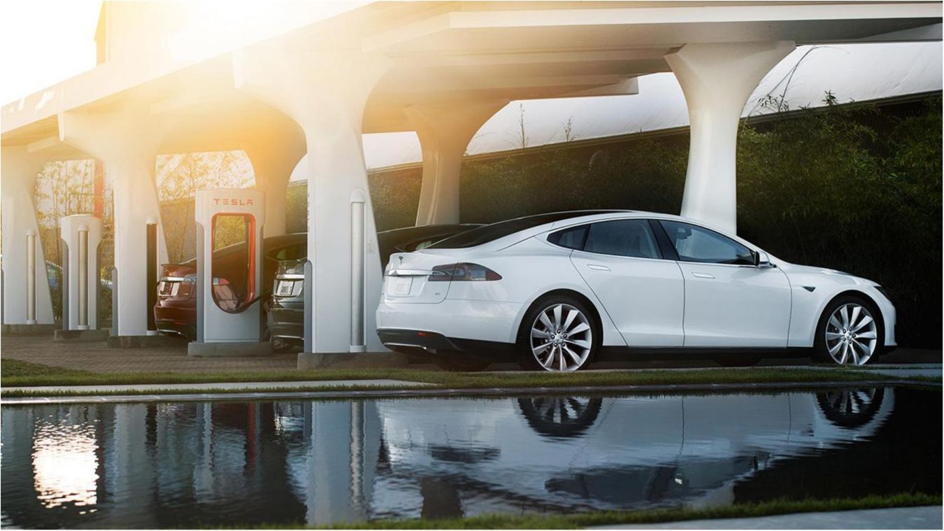 Відомо, коли з'явиться перша швидкісна зарядка Tesla в Україні