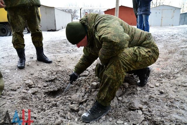 Донецьк потрапив під сильний обстріл: моторошні фото- фото 125027