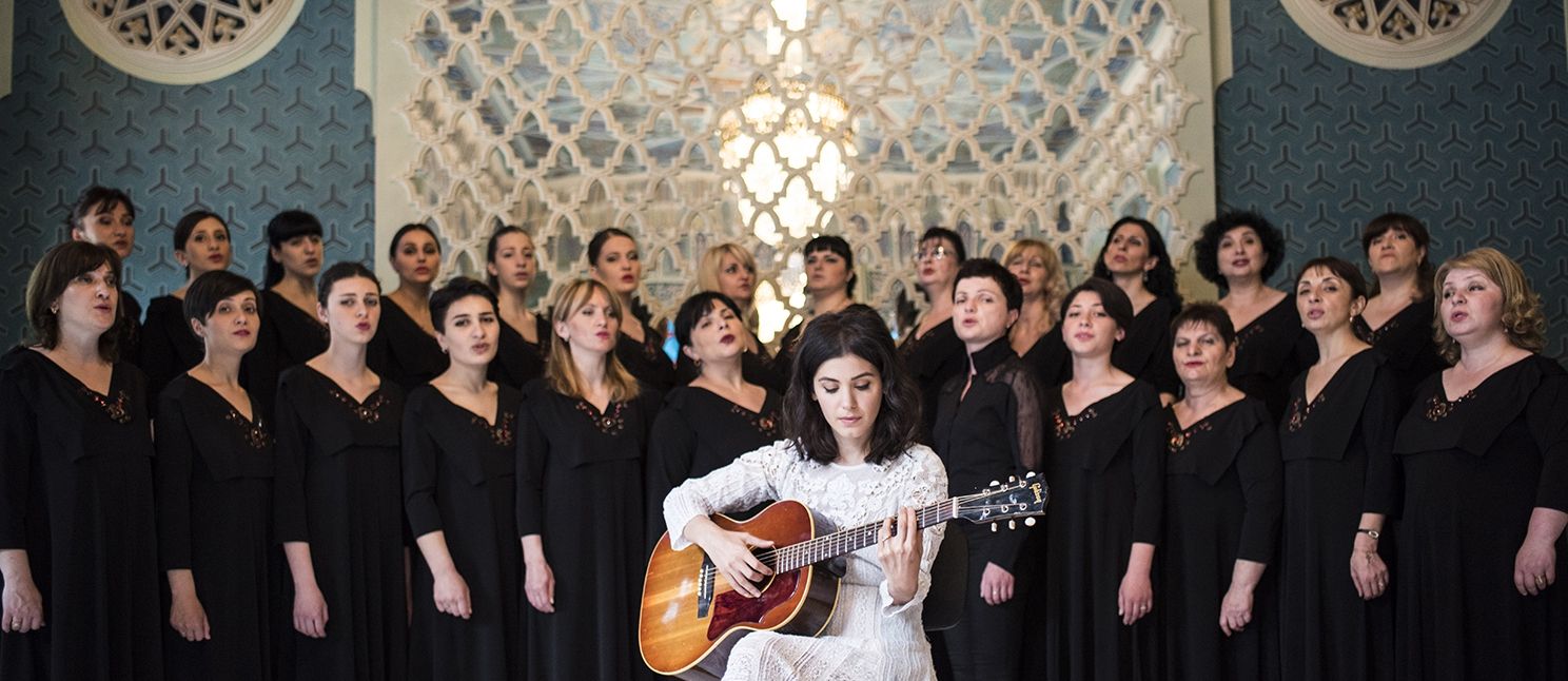 Відома британка заспівала українською "Щедрик" в ефірі ВВС