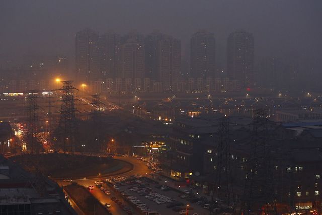 Пекін затягнув найнебезпечніший смог року з'явилися фото
 - фото 128557