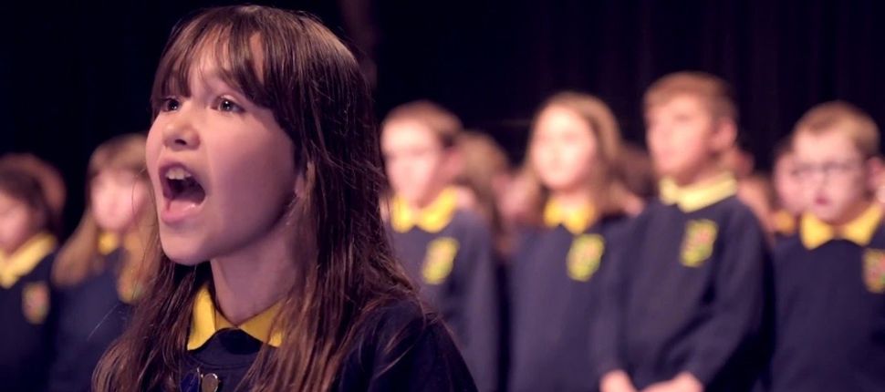 Дівчинка-аутист вразила мережу неймовірним виконанням "Hallelujah"