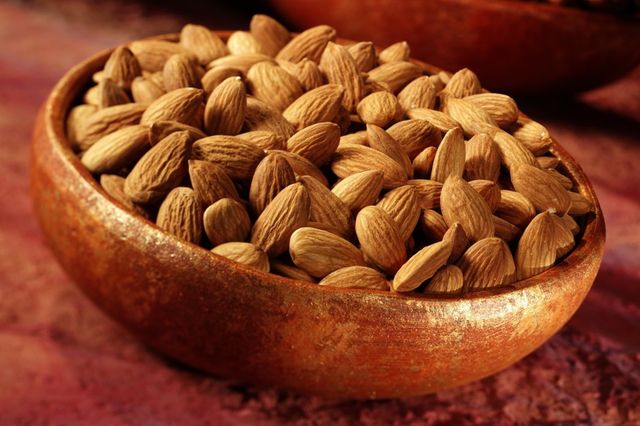 Мигдаль - фото 129281