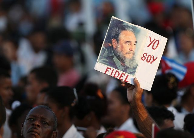 На Кубі поховали прах Фіделя Кастро
 - фото 123860