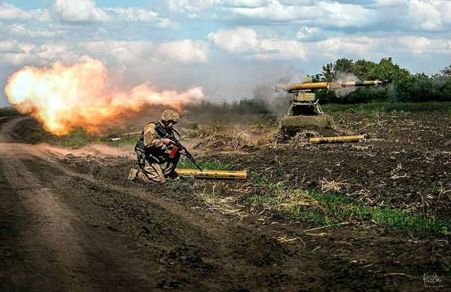 До дня ЗСУ: найпотужніші фото українських військових - фото 124312