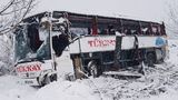 Пасажирський автобус злетів з траси у Туреччині: є жертви