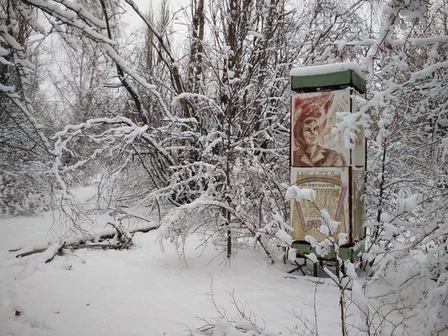 Як Чорнобильську АЕС засипало снігом: опубліковані фото - фото 125295