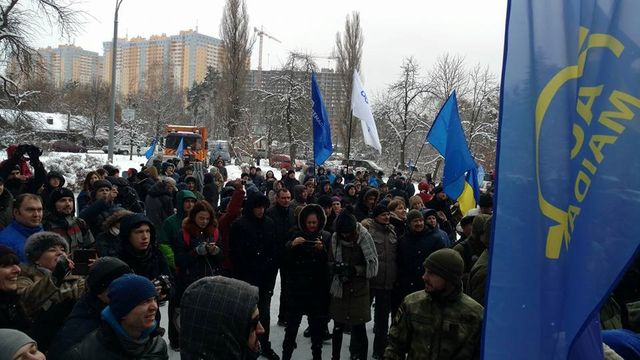 Автомайдан пікетує дім Авакова: з'явилися фото
 - фото 123805