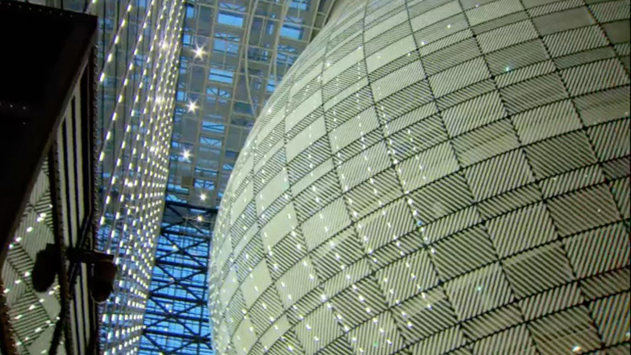 ЄС відкрив штаб-квартиру в формі "космічного яйця" - фото 1