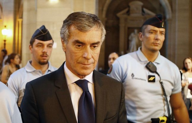 Помічника президента Франції посадили на 3 роки