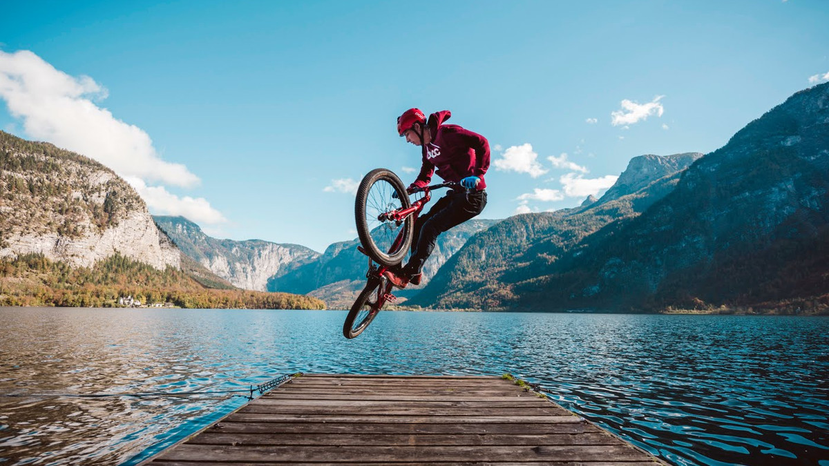 Австрієць проїхав на велосипеді по найвищій у світі дамбі - фото 1