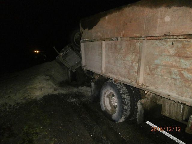 Рейсовий автобус потрапив у смертельну ДТП під Львовом: з’явилися фото - фото 126071