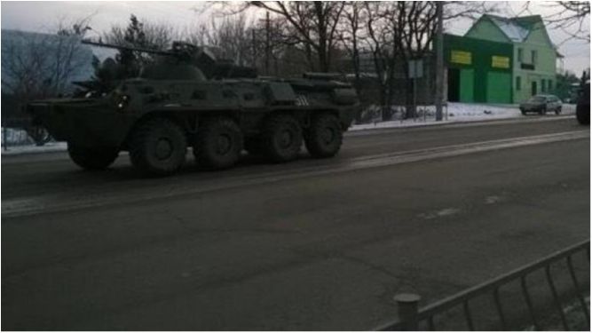 Російські БТРи заїхали до Сімферополя: опубліковані фото