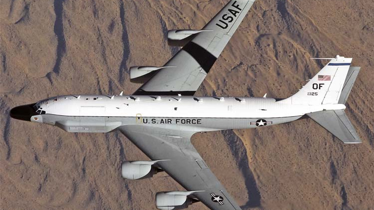 Літак Військово-повітряних сил США RC-135W - фото 1