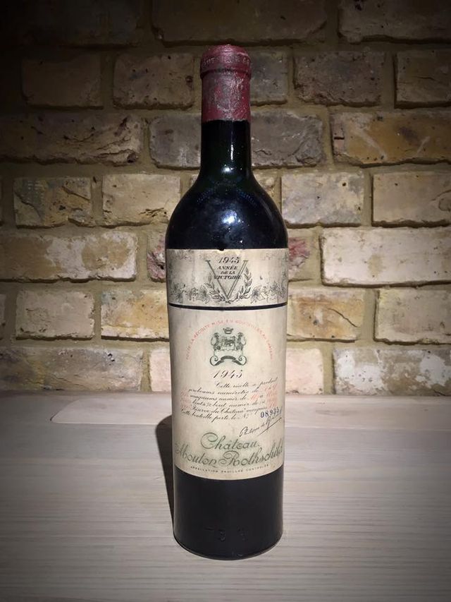 Іронія дня: У Януковича забрали горілку - фото 133006