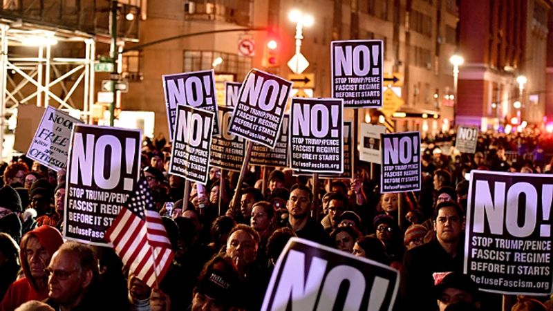 Голлівудські актори спародіювали похід Трампа до Путіна