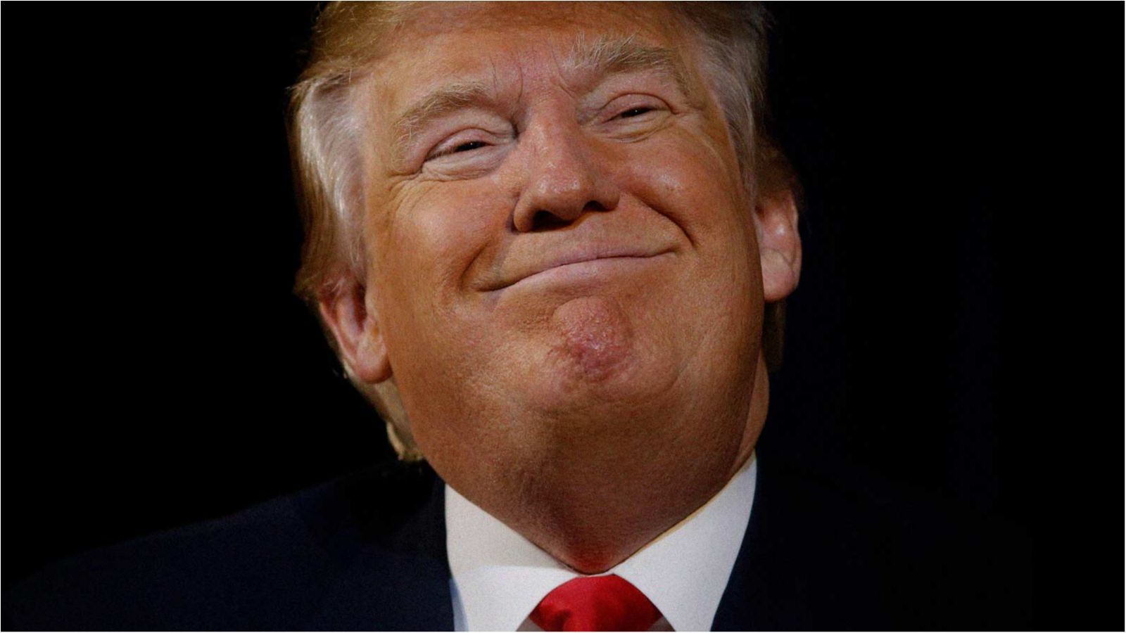 Трамп поділився враженнями від отримання "ядерної валізи"