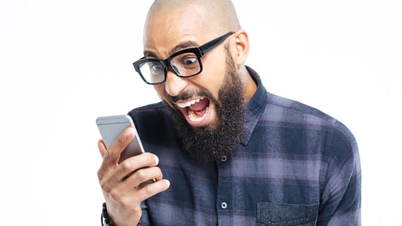 Названа причина масової "смерті" смартфонів