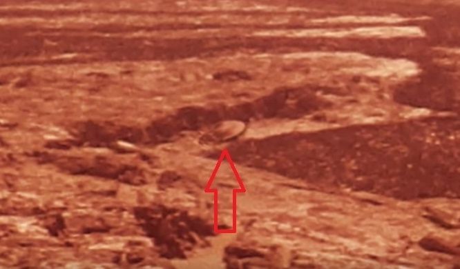 У NASA показали уламки НЛО на Марсі