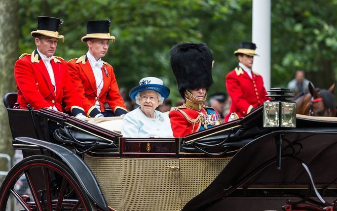 Єлизавету II ледь не застрелив вночі її власний охоронець