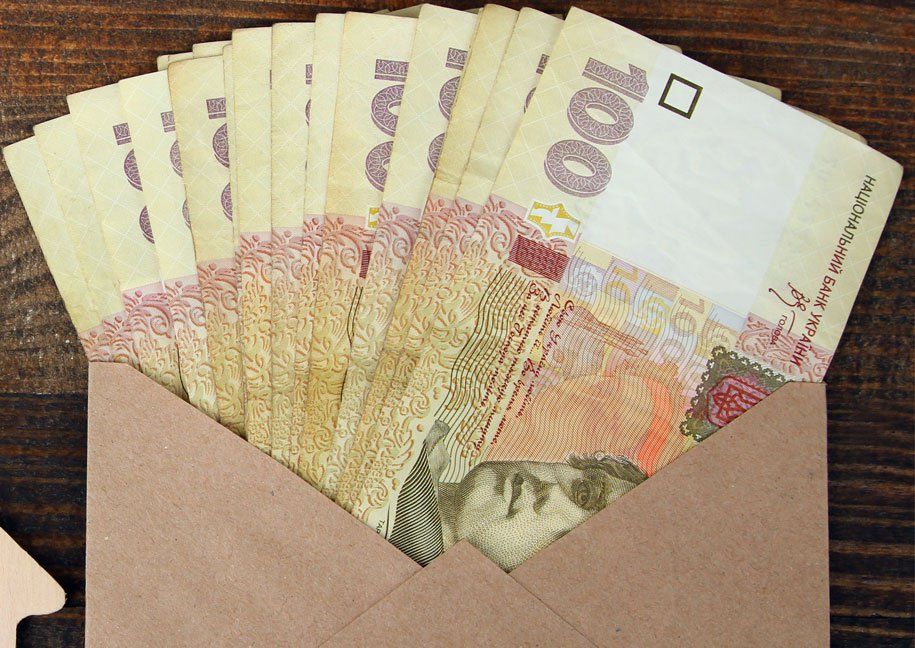 Кабмін контролюватиме виконання закону про "мінімалку"