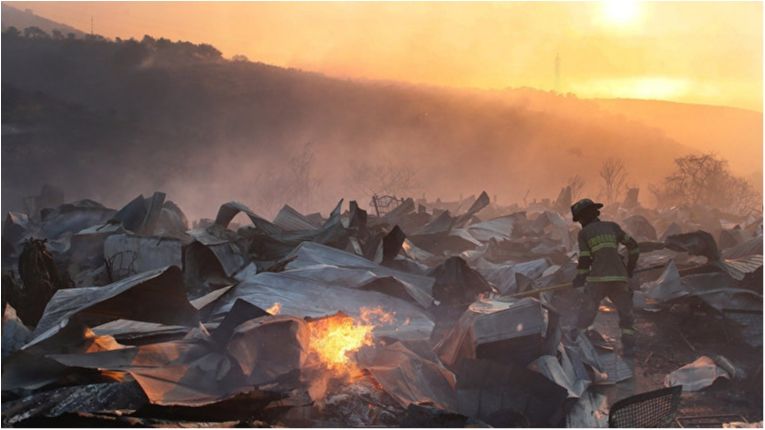 Пожежа "проковтнула" ціле місто в Чилі: нові деталі