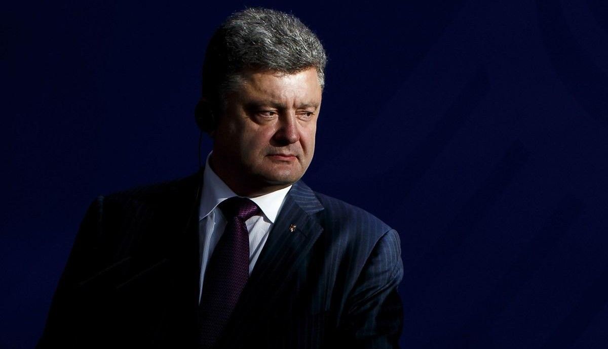 Порошенко запевняє, що поверне Крим через суд