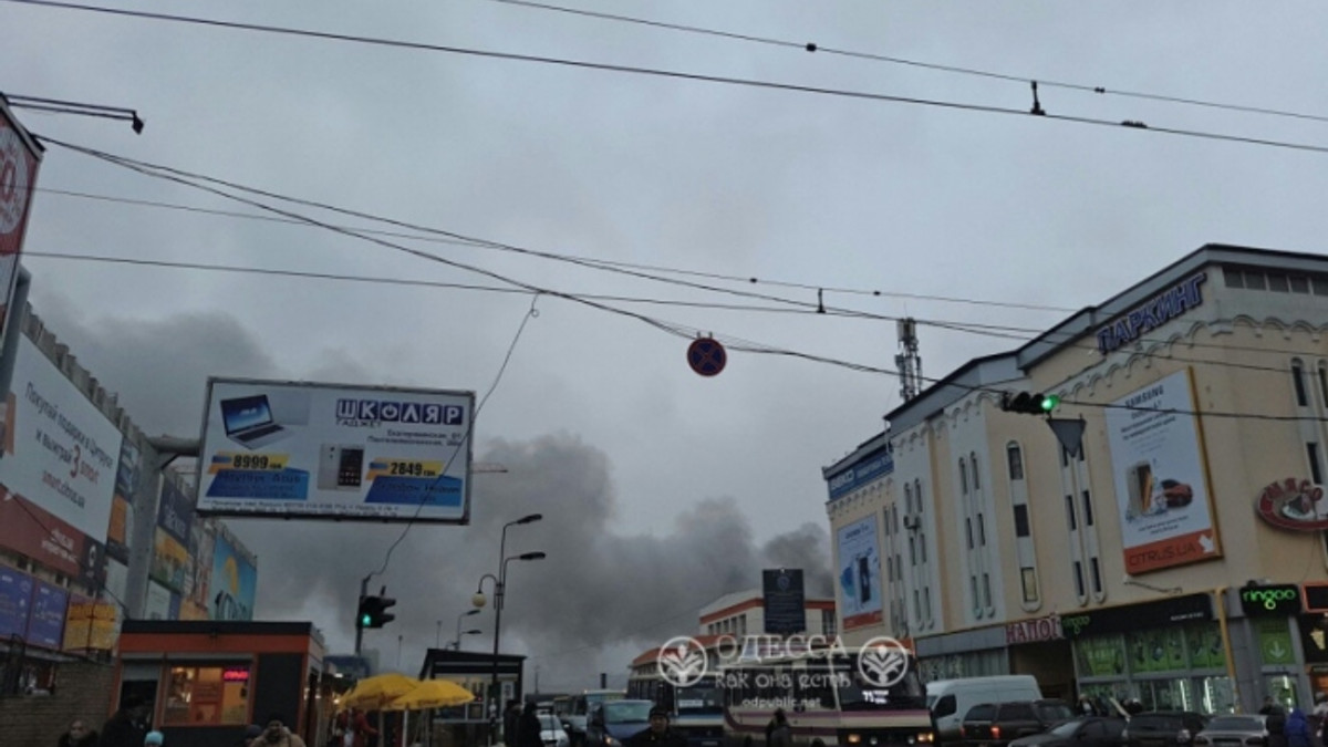 Пожежа на ринку в Одесі - фото 1