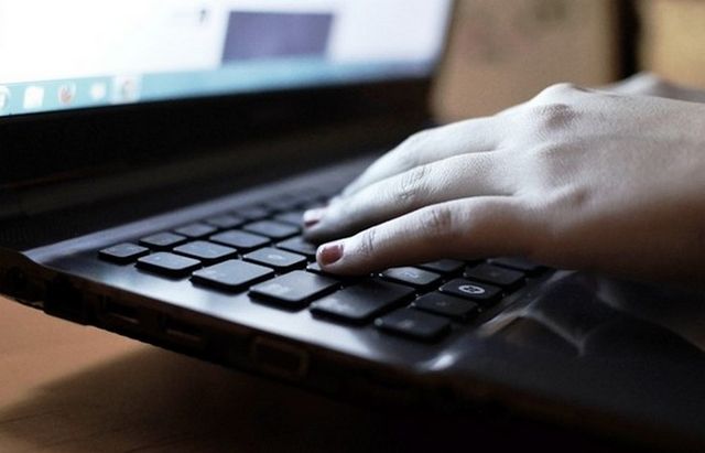 20 речей, які роблять усі люди, коли їх ніхто не бачить - фото 136881