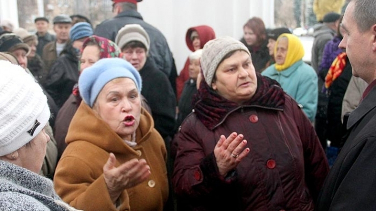 МВФ вимагає ще підвищити пенсійний вік в Україні - фото 1