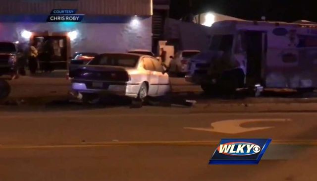 У США п'яний водій протаранив натовп пішоходів: є загиблі - фото 138279