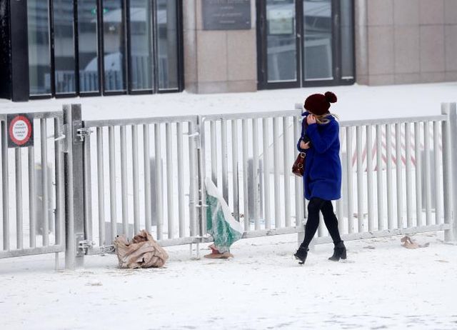 Будівлю Європарламенту у Брюсселі засипали сухим молоком - фото 136326