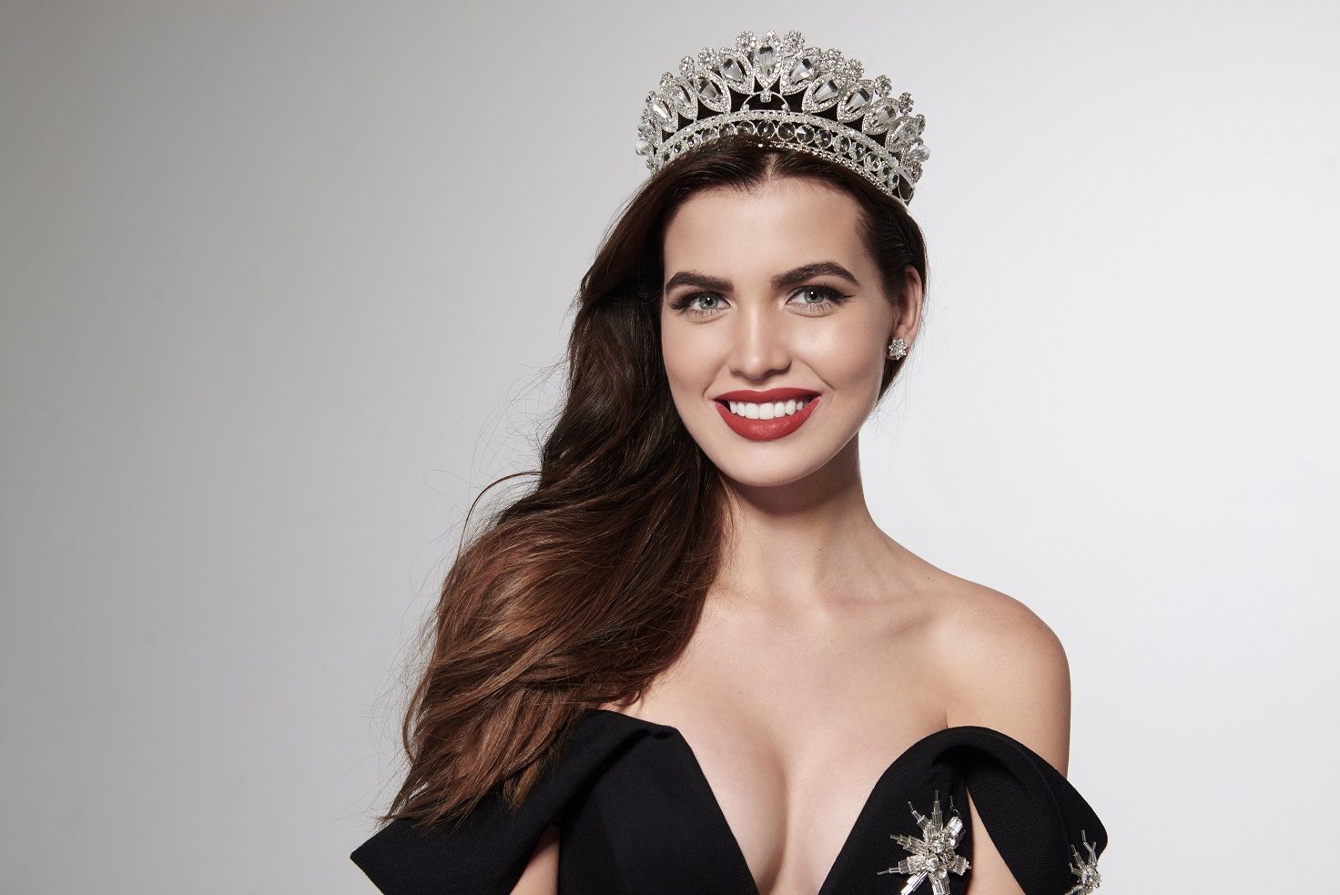 Українка на "Міс Всесвіт" вразила всіх розкішним національним вбранням
