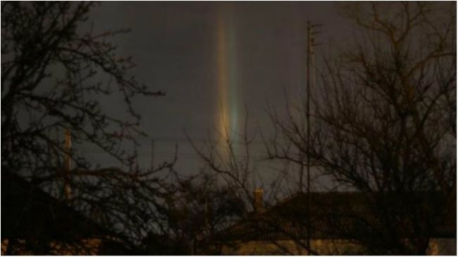 Небо над Кримом забарвилося у жовто-блакитні кольори