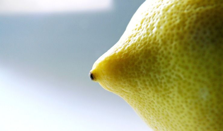 Лимони можуть допомогти жінкам розпізнати рак грудей