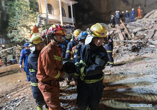 У Китаї є жертви внаслідок зсуву готелю: з'явилися фото - фото 135657