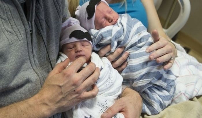 У США близнюки народилися у різні роки з різницею в 11 хвилин - фото 1