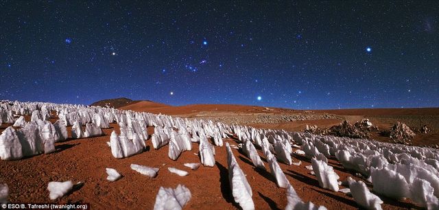 NASA знайшло на Плутоні п'ятиметрову крижану вежу
 - фото 132568